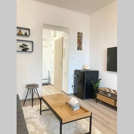 Byt Ve Vrsovicich K Pronajmuti - Cozy Apartment Vrsovice ปราก ภายนอก รูปภาพ