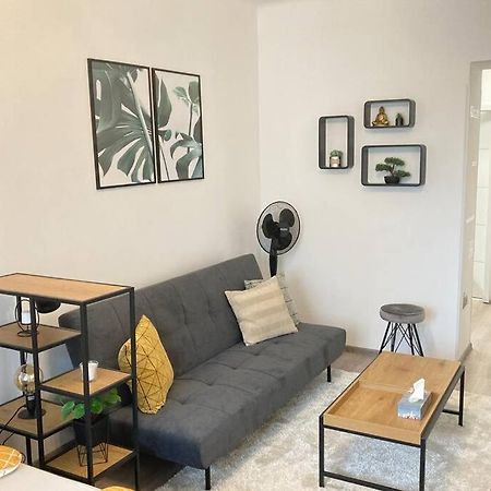 Byt Ve Vrsovicich K Pronajmuti - Cozy Apartment Vrsovice ปราก ภายนอก รูปภาพ